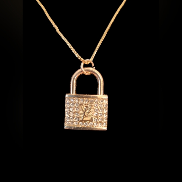 Louis Vuitton Gold Zipper Pull Necklace - Picture 2 of 6